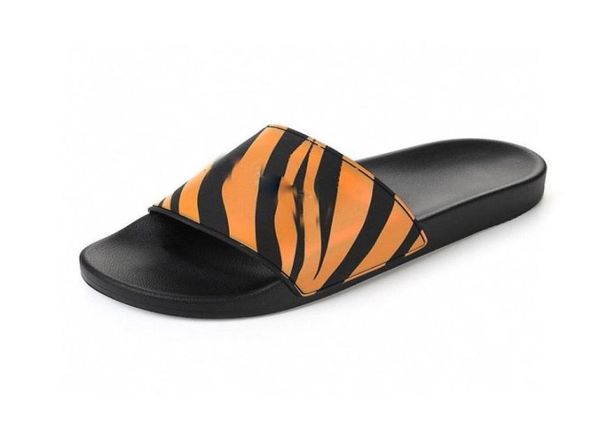 

new fashion men beach slippers sand scuffs black red white green solid color low flat sandals comfortable breathable for women sho2142025