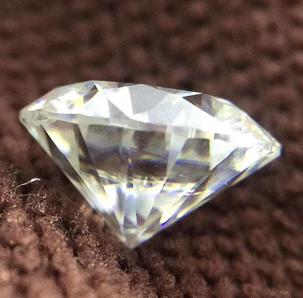 

round brilliant cut 2ct carat 80mm f color moissanite loose stone vvs1 excellent cut grade test positive lab diamond2791858, Black