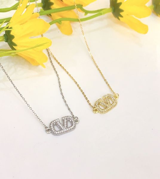 

New CZ Micro Pave Letter V Pendant Necklace for Women Gift