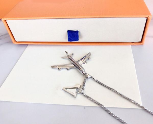 

luxurys desingers aircraft airline couple necklace female winter necklaces full diamond gold light niche highend titanium steel v4214732, Silver