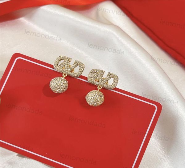 

full diamond charm earring women party elegant earrings hollow out letter luxury stud lady dating gorgeous jewelry4604478, Golden
