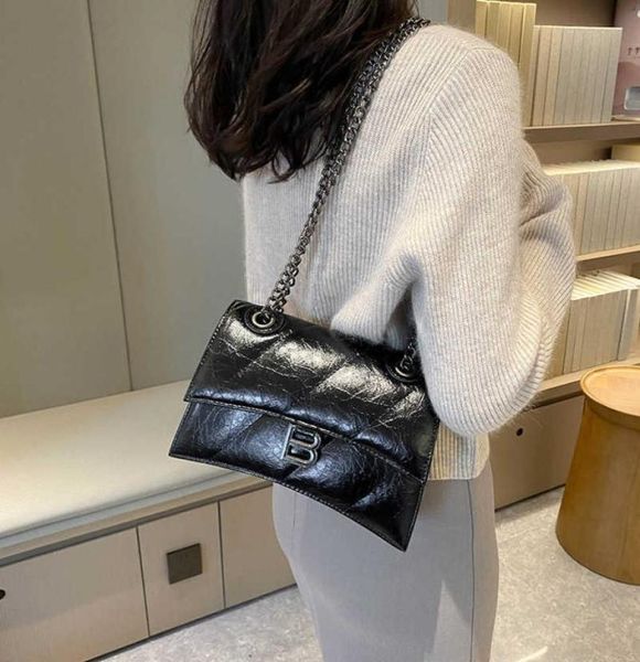 

purses 2022 autumn and winter hourglass bag armpit bag crocodile chain oil wax leather one shoulder messenger8923623