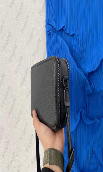 

designer versatile alpha wearable wallet m59161 men bag black grained leather 6 card slots flap large capacity cross body tote sho2515302, Red;black