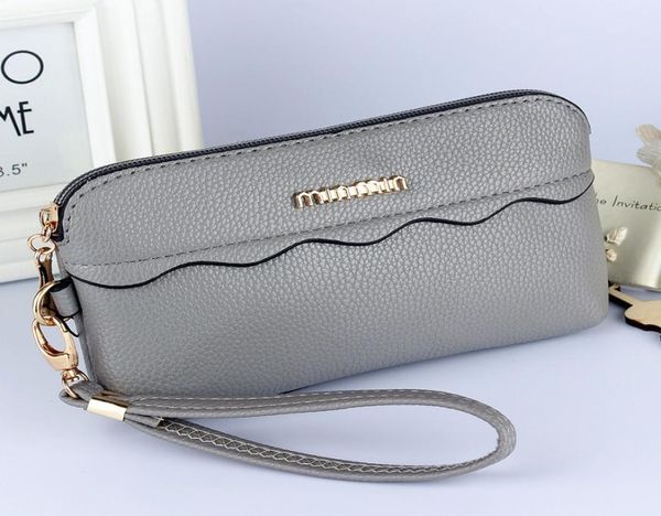 

hand girl in luxurys bags women039s bag 2021012345679938921