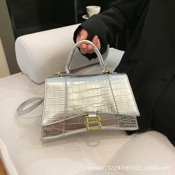 

2024 luxury handbag factory direct sales fashionable women's new advanced feeling stick underarm crossbody handbag version hourglass ba