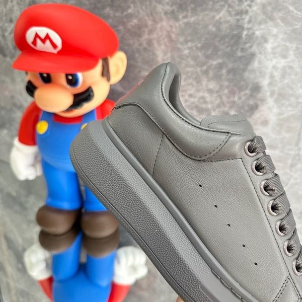 

2023 luxury designer men's fashion sports shoes training shoes multi color white women's fashion sports shoes retro casual shoes s, Black