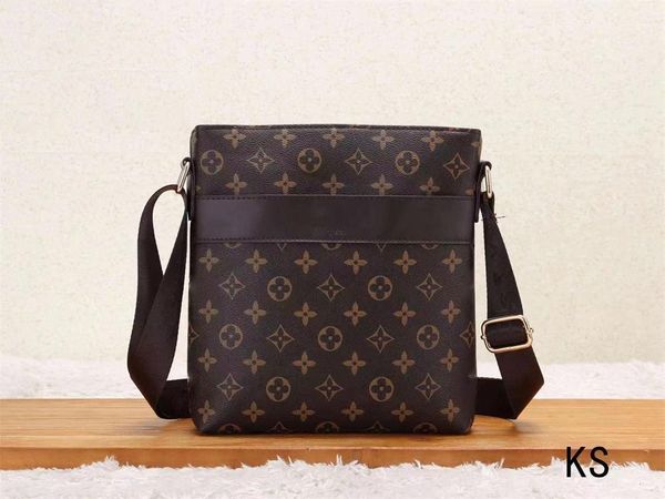 

quality new men crossbody shoulder bag styles various sizes handbag luxurys designers bags pochette multiple pockets fashion messenger bag v