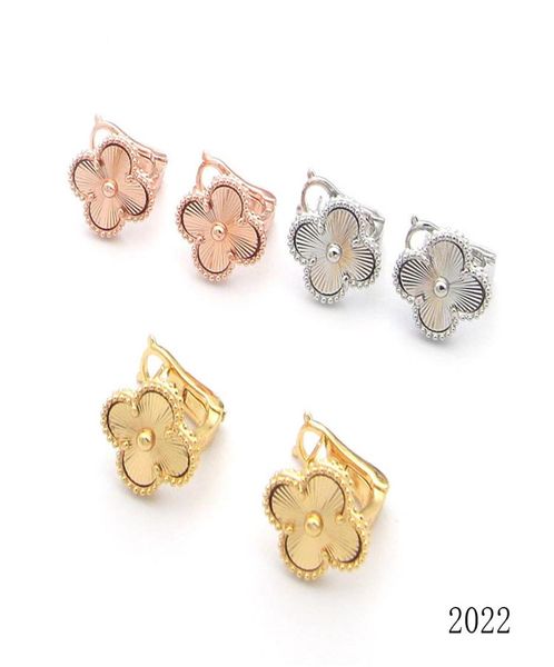 

women luxury designer stud earrings fourleaf clover cleef flower earrings fashion 18k gold engraved earring jewelry4356265, Golden;silver
