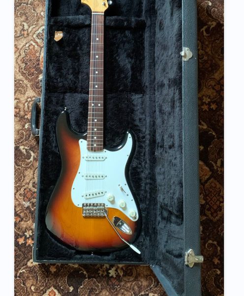 

jimi hendrix voodoo st electric guitar as same of the pictures