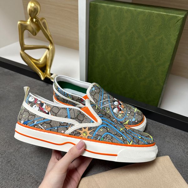 

designers shoes canvas casual shoes luxurys designers womens shoe italy green and red web stripe rubber sole stretch cotton low mens sneaker