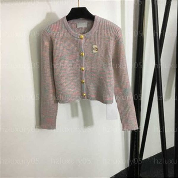 

cardigan womens designer sweater women coat embroidered chest badge long sleeved round neck fashion knitted luxury comfort coats sweaters wo, White;black