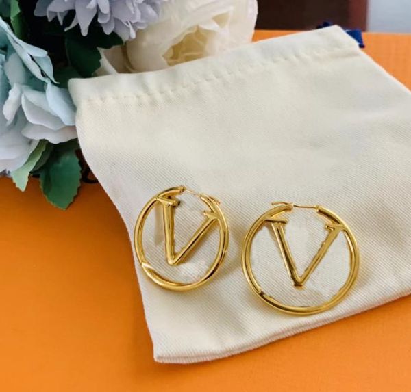 

stud earrings classic style light luxury brand designer large circle v letter simple style wedding party jewelry with box6799523, Golden;silver