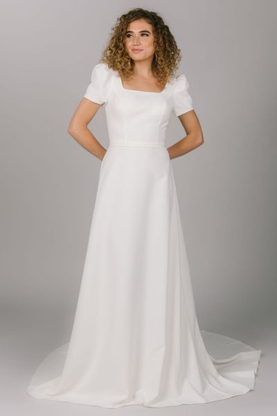 

2023 new simple crepe modest wedding dresses with short sleeves a-line square neck bridal gowns custom made lds bride gown, White