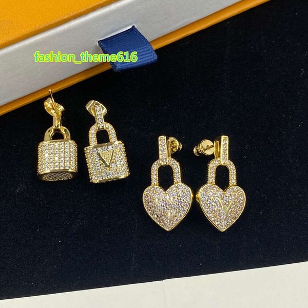 

hoop gold designer earrings for woman original letter earrings fashion couple luxury earring jewelry supply, Golden;silver
