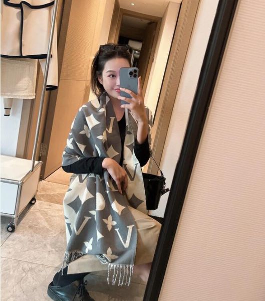 

Echarpe Silk Brand Designer Scarf V Scarf Cashmere Thick Shawl Women Winter Wram Pashmina Long Wraps Hijab with