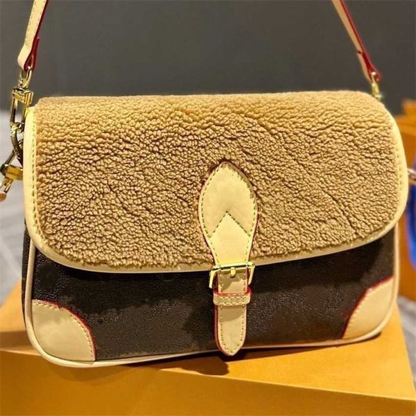 

fashion luxury evening handbags the design of new plush french stick and lock bag purse in autumn winter also seems to open door century