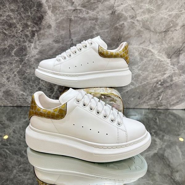 

2023 luxury designer men's outdoor comfortable sports shoes retro casual shoes multi color blue white fashion women's casual shoes, Black
