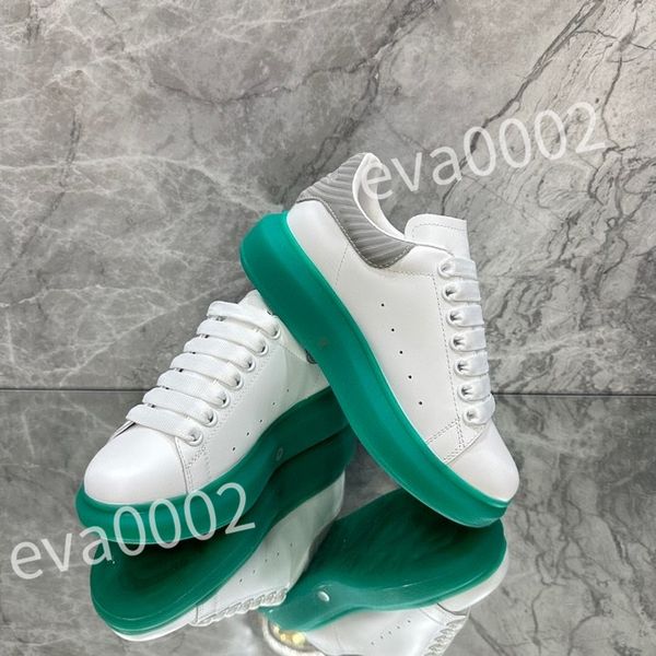 

2023 new outdoor running shoes designer fashion platform sneakers for women mens leather black white walking sport trainers xsd221103