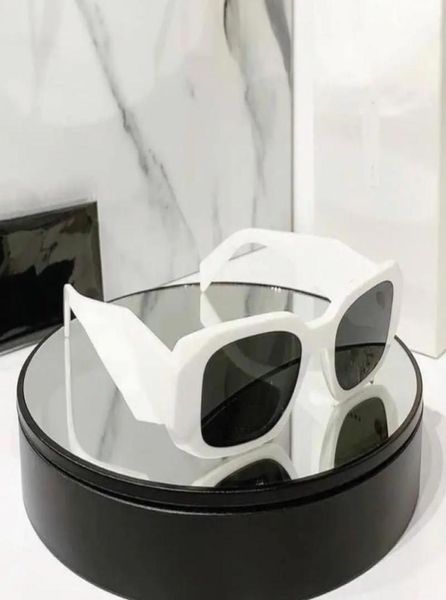 

fashion designer sunglasses triangular signature sunglass classic eyeglasses goggle outdoor beach sun glasses for men and women 6 2165971, White;black