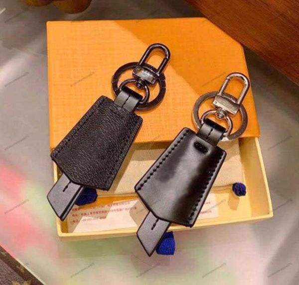 

fashion luxurys key chain buckle lovers car keychain handmade leather designers keychains men women bag pendant accessories 3 colo9860340, Silver