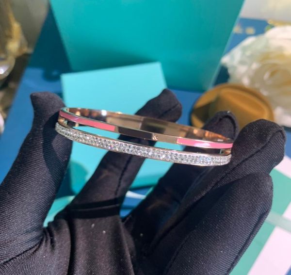 

luxurys designers bracelet bangle for women wedding party glossy silver rose gold engagement dubai bridal jewelry gifts good nice8007843, Black