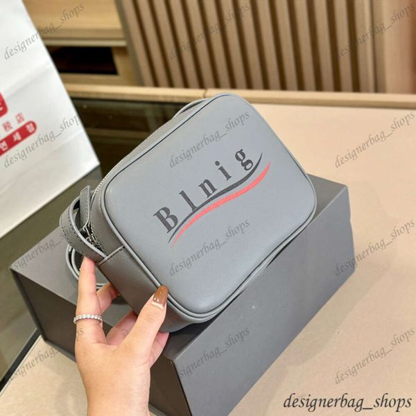 

camera bag famous brand bag leather crossbody bag perfect hand feeling material small bag shoulder bag 230908