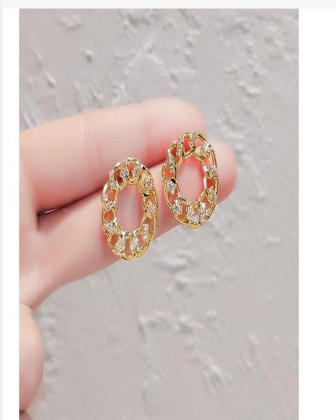 

z6 fashion letter stud earrings ladies luxury designer jewelry ladies party wedding couple gift charm belt box6763481, Golden