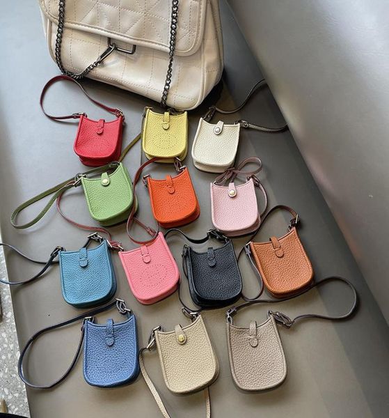 

keychains 2021 fashion h home mini eve lin bag pendant cute leather small ornaments lipstick earphone car2787751, Silver