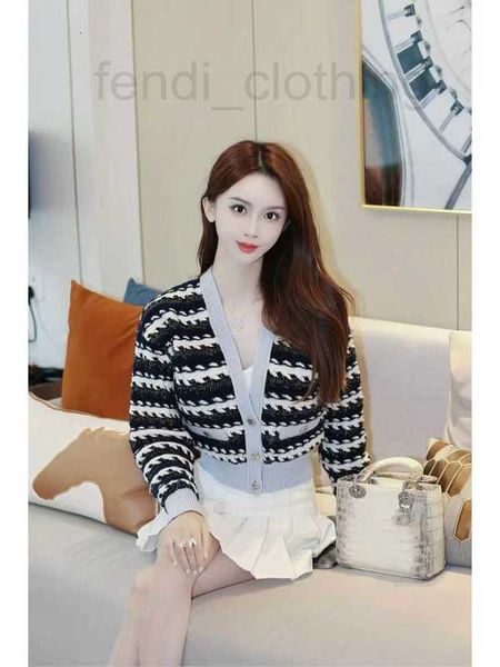 

women's knits & tees designer shenzhen high end fashion v-neck stripe temperament celebrity cashmere knitted cardigan women 3i06, White