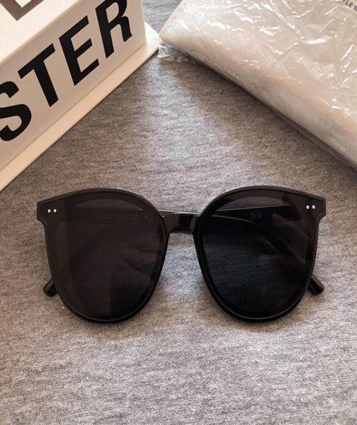 

2020 korean star popular sunglasses fashion women round frame sun glasses men gentle monster sunglasses luxury package solo q01211881194, White;black