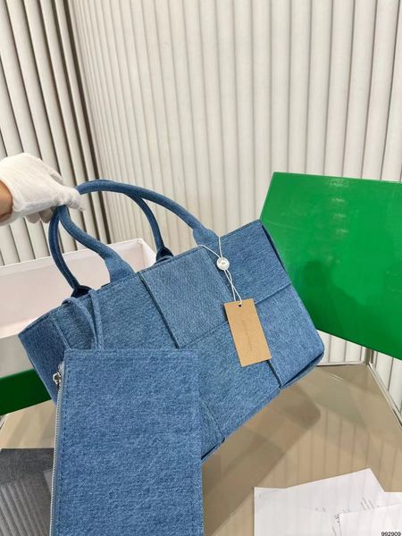 

2023 new denim woven tote denim fabric versatile luxury card messenger bag design genuine version of mother and child bag shoulder strap wal
