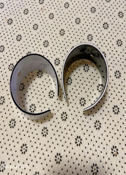 

65x4cm black and white casual acrylic bracelet fashion letter wristband for ladies collection hand chian items vip gift7329073