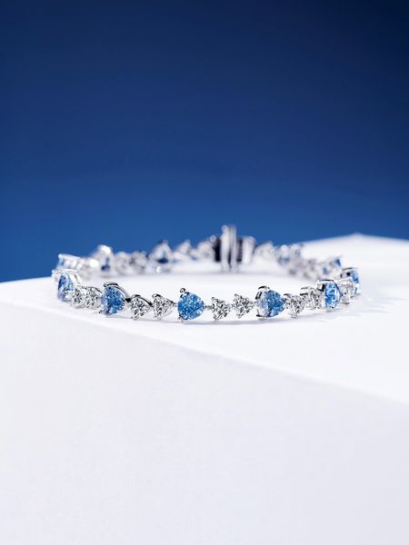

2023 luxury quality charm bracelet with blue and white diamond have stamp silver plated ps7636b, Golden;silver