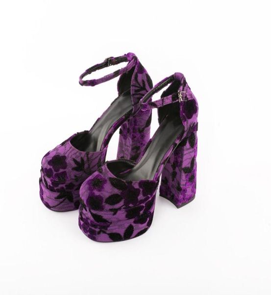 

2022 summer sole womens sandals wedge heel new fashion luxury thick heel pattern mixed color buckle7107832, Black