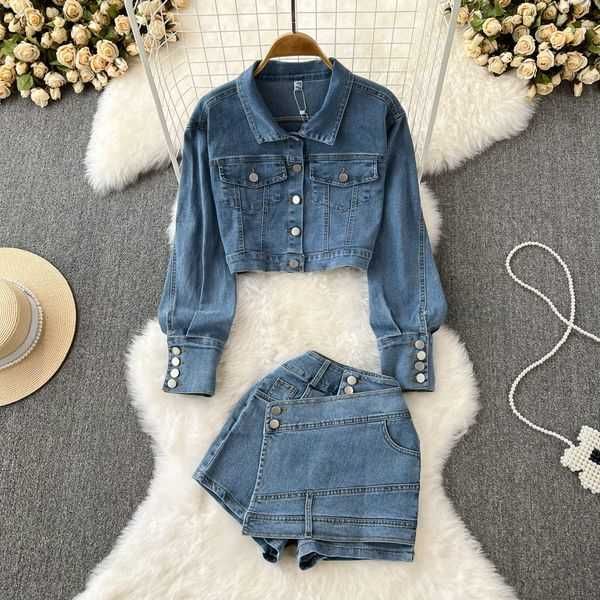 

2023 autumn women's two piece pants casual set lapel long sleeved loose denim jacket fake twopiece high waist slim shorts, White