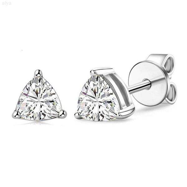 

classic stud 14k white / yellow gold diamond moissanite 0.5ct round vvs d, Golden