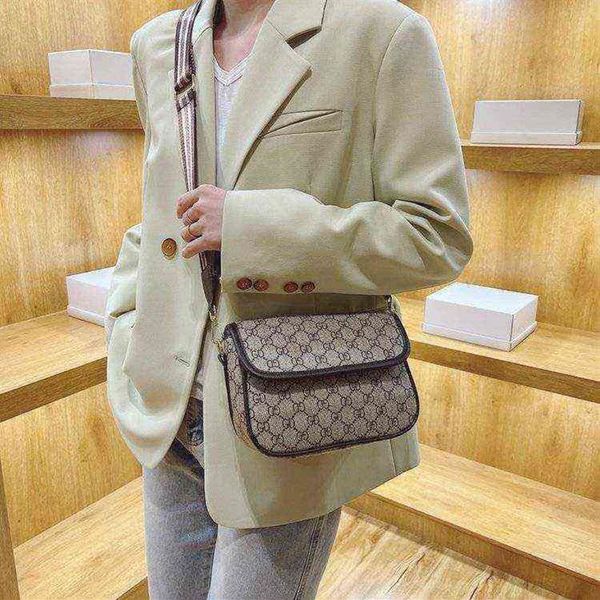 

60% off factory online 2022 new women's fashionable single shoulder messenger printed retro square travel bag254b