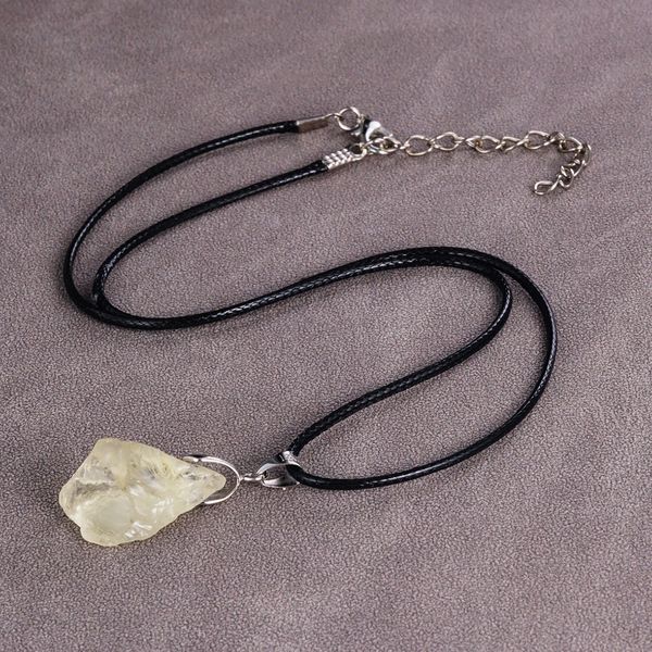 

Irregular Natural Gemstone Yellow Crystal Necklace Men Pendant Pendent Necklaces Luxery Classy High Fashion Jewelry Choker Ornate Jewels Fashion Necklaces
