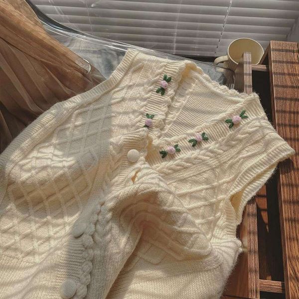 

spring and autumn ladies twist knit vest three dimensional crooked flower v neck external embroidered, Black;white