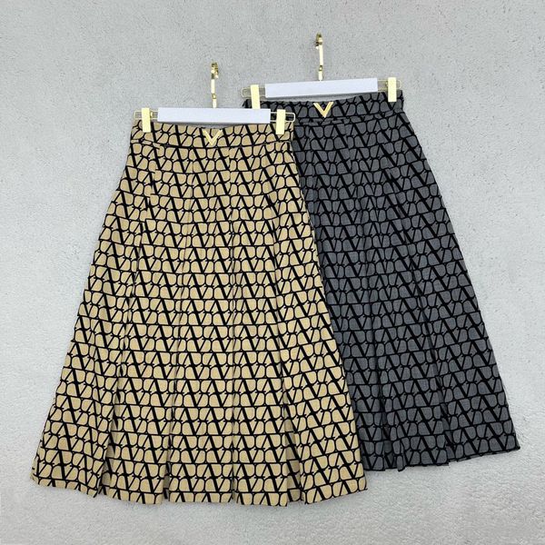 

2023 skirts 2 colour new luxury brand autumn fashion elegant lady letter skirts women high waist black a-line long skirt