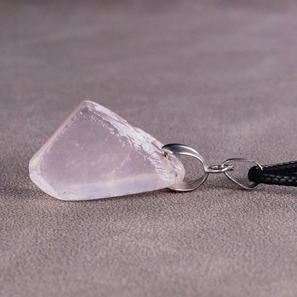 

Pink Raw Stone Crystal Pendant Fashion Woman Necklaces Jewelry Elegant Necklace Luxurys Designer Pendant Lady Jewelry Wholesale Jewellery Gems And Jewels