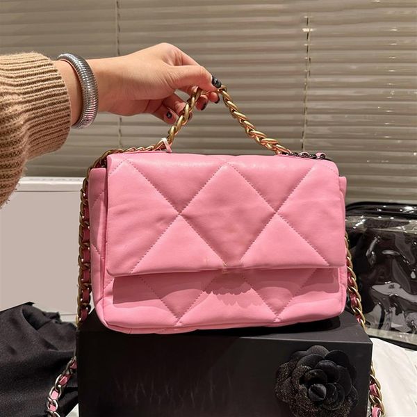 

womens lambslin 19 series classic flap shoulder bags lady quilted gold metal chain totes large capacity luxury designer outdoor sa235k