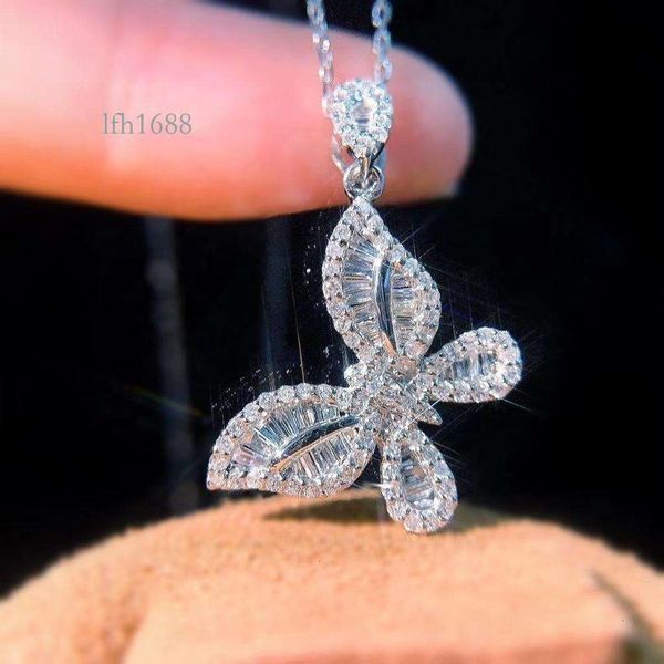 

Wholesales Gold White Diamond Butterfly Pendant Necklace Custom Fine Jewelry