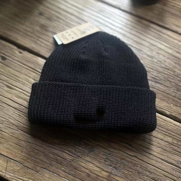

Designer Hats Men's and Women's Beanie Fall/winter Thermal Knit Hat Ski Brand Bonnet High Quality Plaid Hat Warm Cap, Multi
