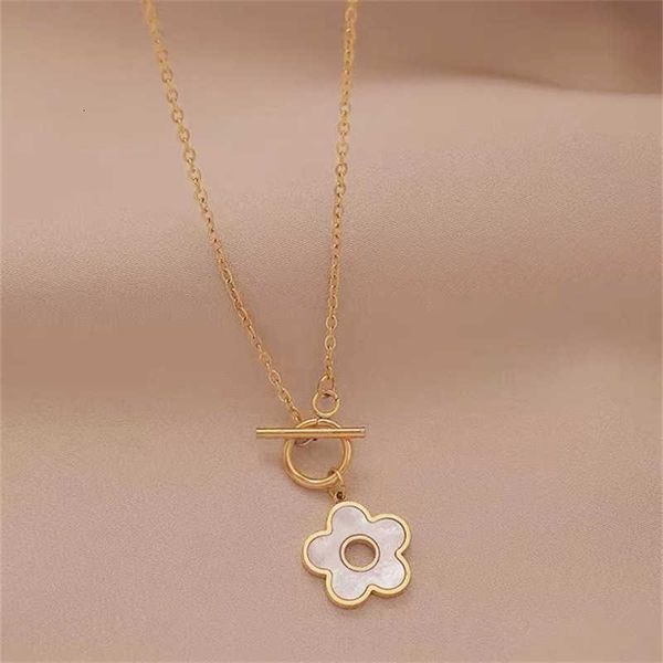 

Designer necklace four-leaf Clover luxury top jewelry T button light luxury shell Necklace women's small design flower pendant k gold fashion Jewelry gift Van Clee, 8896 ot clover necklace