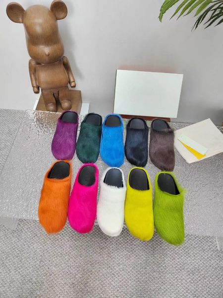 

Couple's horsehair slippers Simple, luxurious design, horsehair texture Size 35-40, Fuchsia