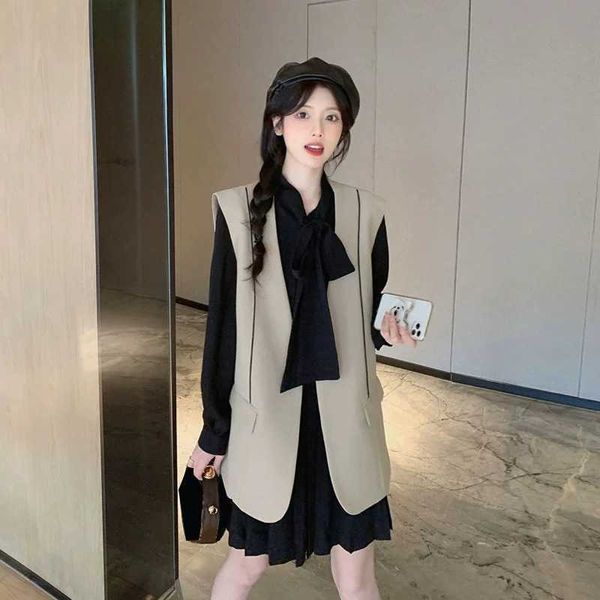 

Fashion men' wear 2023 New Women' Wear Early Autumn Wearing Vest Two Piece Set with High Sense Inner Layer Shirt Dress, Khaki vest coat+black dress