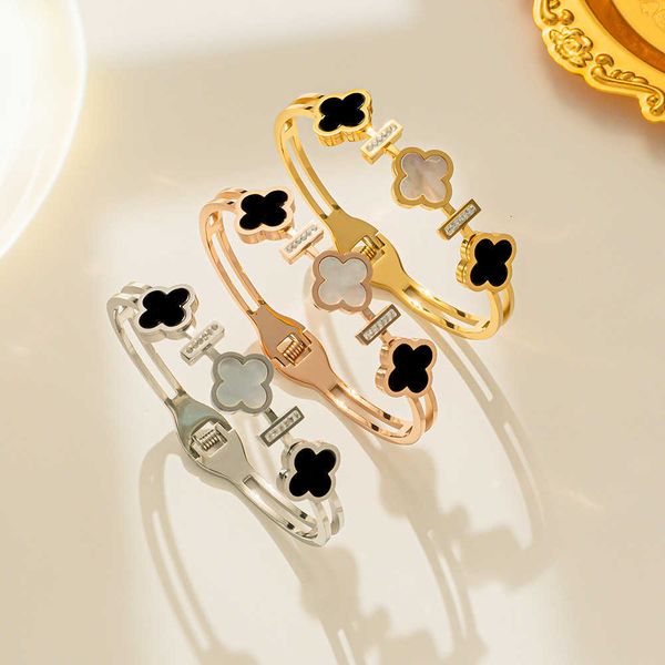 

Designer bracelet four-leaf Clover luxury top jewelry hot selling geometric clover titanium steel rose gold women's new simple Jewelry gift