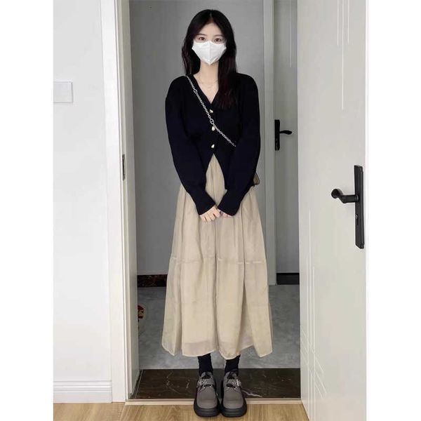 

Fashion men's wear Early Autumn 2023 New Slightly Fat Tea Series A Complete Set Wearing Pear Shaped Body Half Skirt Two Piece for Women, Top