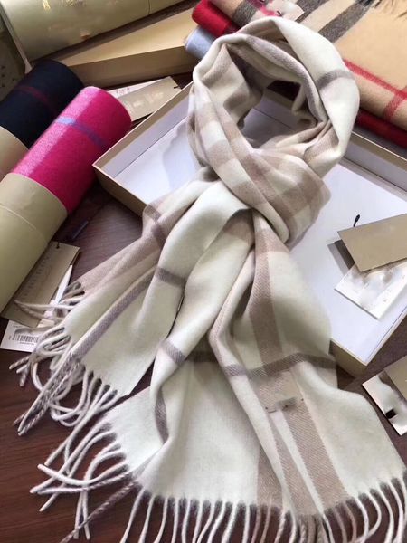 

Cassic Designer Brand Scarf Silky Smooth to the Touch Versatile for All Types of Clothing Scarf